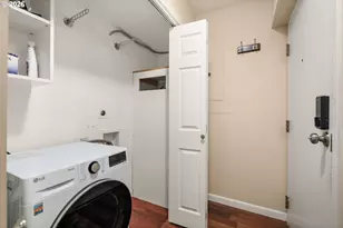 2021 SW Main St, Portland, OR 97205 - Photo 18