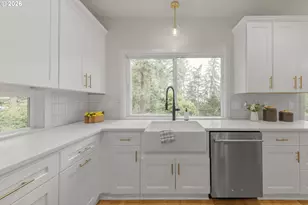 2491 Suncrest Ave, Eugene, OR 97405 - Photo 6