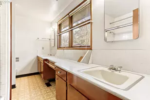 16659 SE Powell Blvd, Portland, OR 97236 - Photo 14