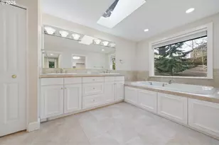 10151 SW Lancaster Rd, Portland, OR 97219 - Photo 20