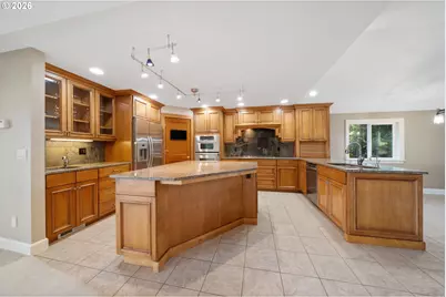 10151 SW Lancaster Rd, Portland, OR 97219 - Photo 12