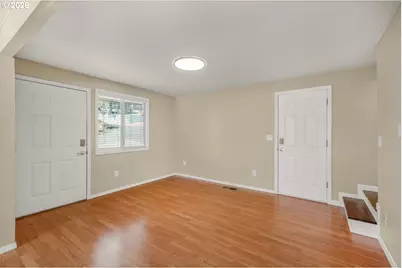1245 SE Germond Ave, Roseburg, OR 97470 - Photo 2