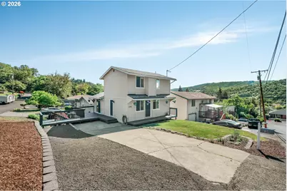 1245 SE Germond Ave, Roseburg, OR 97470 - Photo 28