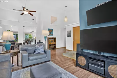 1007 NE 118th Ave, Portland, OR 97220 - Photo 8