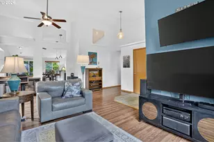 1007 NE 118th Ave, Portland, OR 97220 - Photo 8