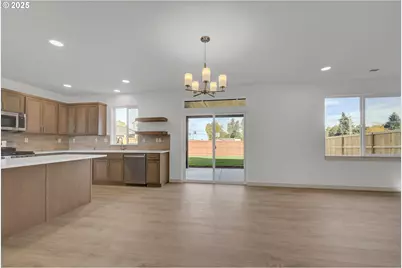 5653 Magnificence Way, Eugene, OR 97402 - Photo 10