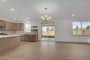 5653 Magnificence Wy, Eugene, OR 97402 - Photo 10