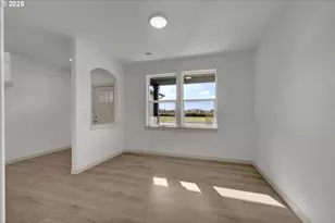 5653 Magnificence Wy, Eugene, OR 97402 - Photo 18