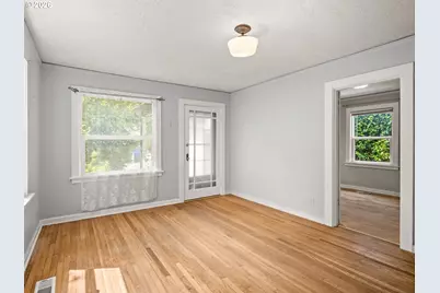 7448 SE 51st Ave, Portland, OR 97206 - Photo 12