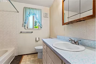 3377 W 16th Ave, Eugene, OR 97402 - Photo 16
