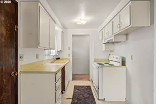 3377 W 16th Ave, Eugene, OR 97402 - Photo 14