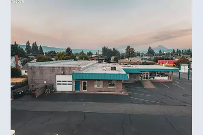 1203 12th St, Hood River, OR 97031 - Photo 6