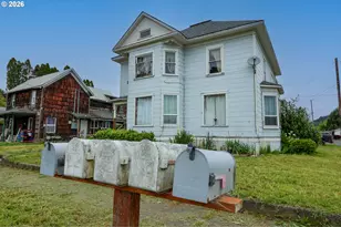 131 Ash St, Myrtle Point, OR 97458 - Photo 24
