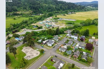 131 Ash St, Myrtle Point, OR 97458 - Photo 16