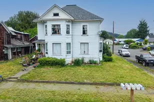 131 Ash St, Myrtle Point, OR 97458 - Photo 4