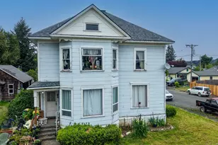 131 Ash St, Myrtle Point, OR 97458 - Photo 6
