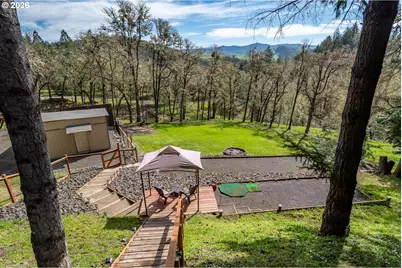 1256 Westview Dr, Roseburg, OR 97471 - Photo 10