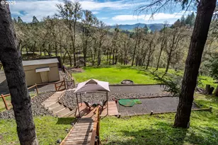 1256 Westview Dr, Roseburg, OR 97471 - Photo 10