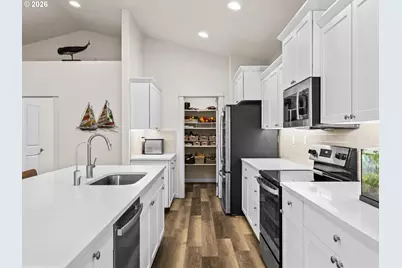 4764 Stonefield Ct, Florence, OR 97439 - Photo 14