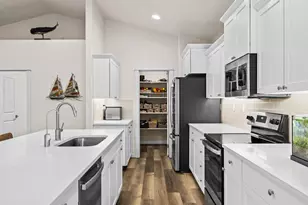 4764 Stonefield Ct, Florence, OR 97439 - Photo 14