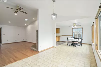 325 SW 12th Ave, Canby, OR 97013 - Photo 10