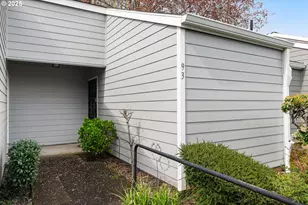 2730 SE 138th Ave, Portland, OR 97236 - Photo 2