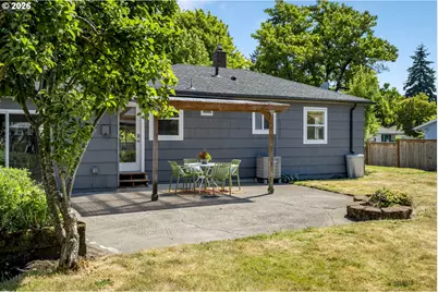 10625 NE Tillamook St, Portland, OR 97220 - Photo 40