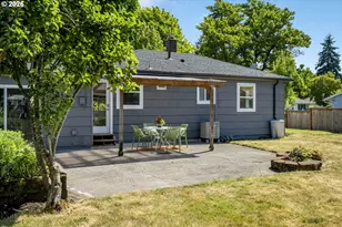 10625 NE Tillamook St, Portland, OR 97220 - Photo 40