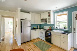 10625 NE Tillamook St, Portland, OR 97220 - Photo 10