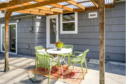 10625 NE Tillamook St, Portland, OR 97220 - Photo 30
