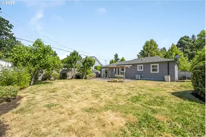 10625 NE Tillamook St, Portland, OR 97220 - Photo 36