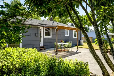 10625 NE Tillamook St, Portland, OR 97220 - Photo 34