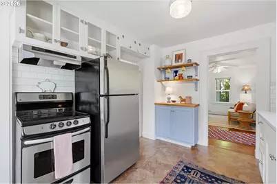 3918 SW Cullen Blvd, Portland, OR 97221 - Photo 14