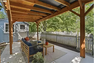 3918 SW Cullen Blvd, Portland, OR 97221 - Photo 32