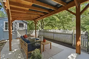 3918 SW Cullen Blvd, Portland, OR 97221 - Photo 32