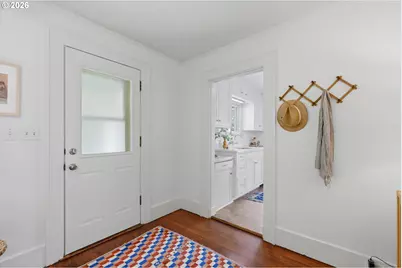 3918 SW Cullen Blvd, Portland, OR 97221 - Photo 6