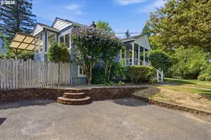 3918 SW Cullen Blvd, Portland, OR 97221 - Photo 2