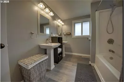 92700 Holly Ln, Astoria, OR 97103 - Photo 22