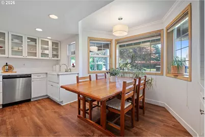 9511 SE Tenino Ct, Portland, OR 97266 - Photo 10