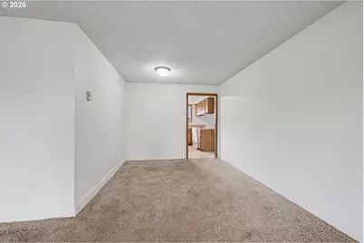 6887 B St, Springfield, OR 97478 - Photo 8