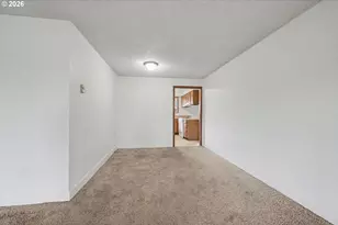6887 B St, Springfield, OR 97478 - Photo 8