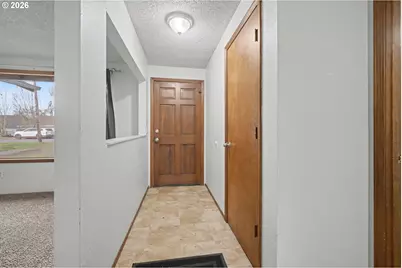 6887 B St, Springfield, OR 97478 - Photo 4