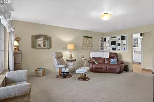 3317 W Normandy Ave, Roseburg, OR 97471 - Photo 8