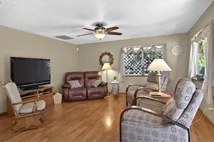 3317 W Normandy Ave, Roseburg, OR 97471 - Photo 26