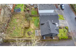 16610 SE Harold Ave, Milwaukie, OR 97267 - Photo 40