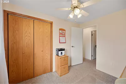 1010 Well St, Silverton, OR 97381 - Photo 36