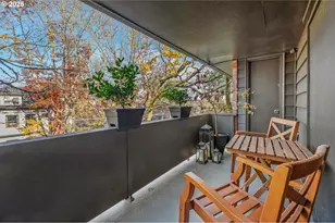 2425 SW 19th Ave, Portland, OR 97201 - Photo 6