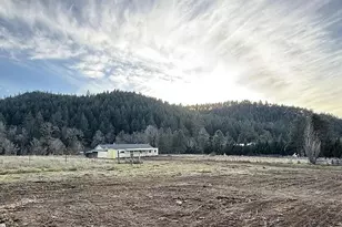 1065 Panther Gulch Rd, Williams, OR 97544 - Photo 2