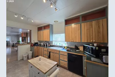 407 Residence St, Enterprise, OR 97828 - Photo 4