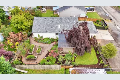 245 S 2nd St, Creswell, OR 97426 - Photo 30